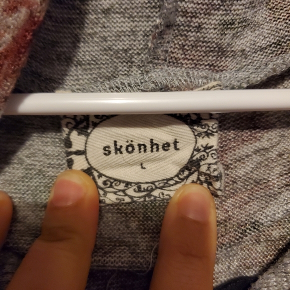 Skonhet Cropped Sweater - Picture 2 of 2